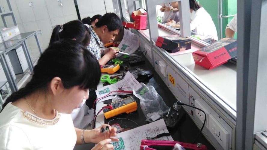 架起人生立交桥 解读机电类专业群与招生辅助服务的多元成才路径
